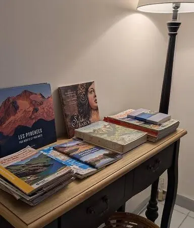 Lägenhet Pyrenean Charm - Veranda - Outdoor Courtyard Bagnères-de-Bigorre