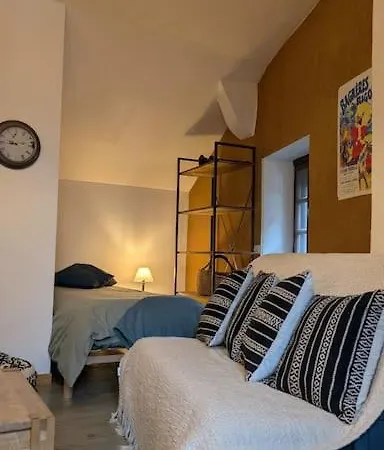 Pyrenean Charm - Veranda - Outdoor Courtyard Lägenhet Bagnères-de-Bigorre