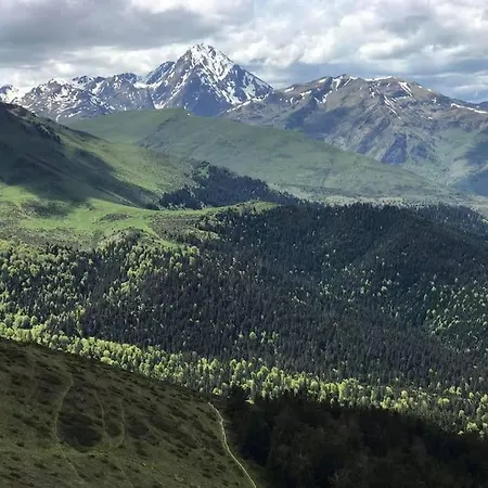 Lägenhet Pyrenean Charm - Veranda - Outdoor Courtyard Bagnères-de-Bigorre