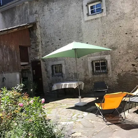 Pyrenean Charm - Veranda - Outdoor Courtyard Bagnères-de-Bigorre